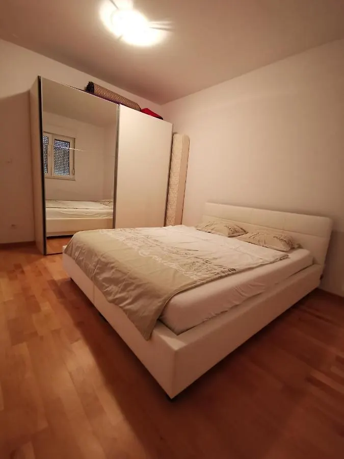 Apartment Iris Trogir