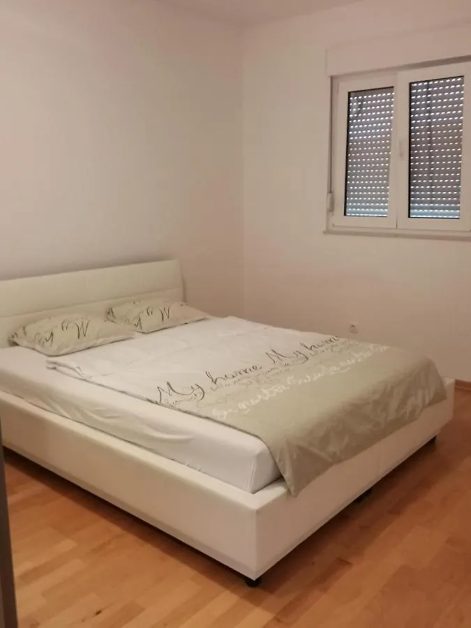 Apartment Iris Trogir Croatia
